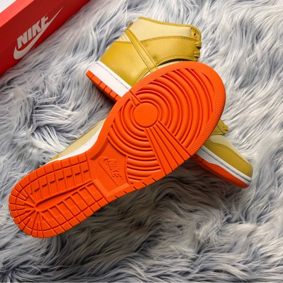 Nike Dunk High Retro PRM - Picture 3 of 5